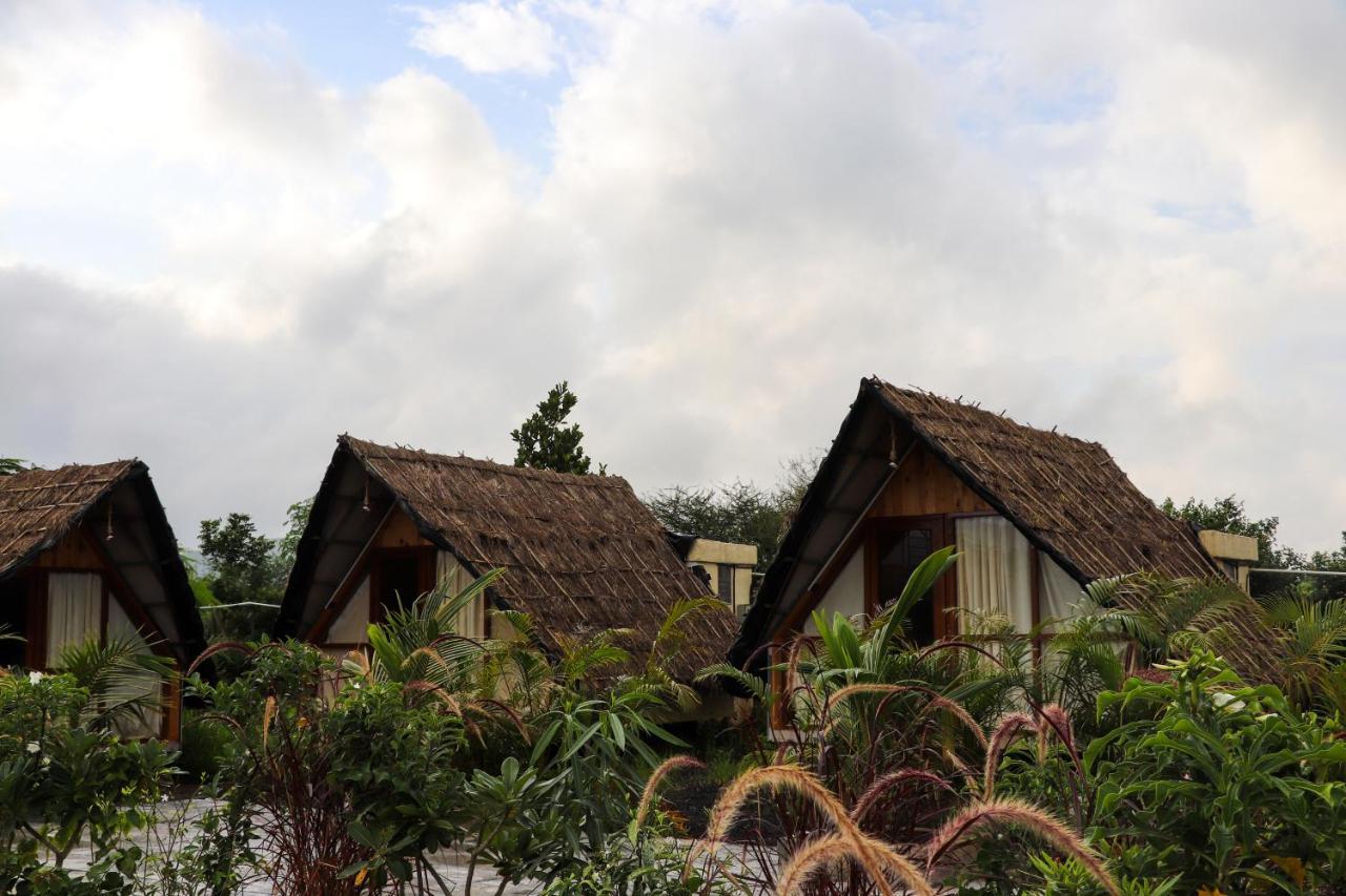 The Vintage Farm Mahiravani Exterior photo